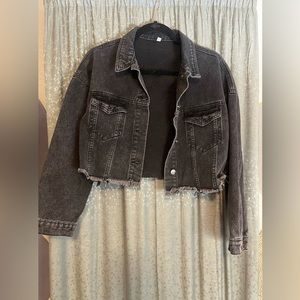 Cropped Washed black denim jacket